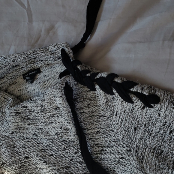 Grey and black design Club monaco sweater, size XS - Picture 4 of 4